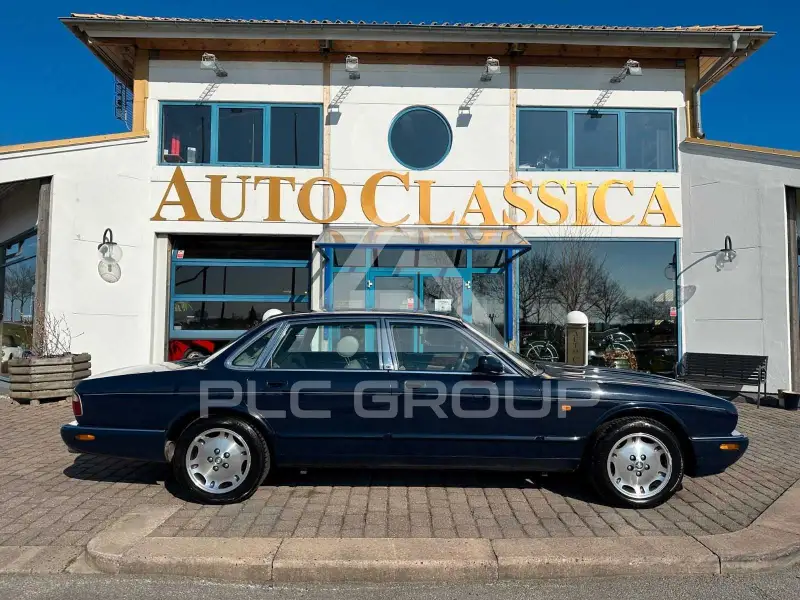 2000 Jaguar XJ