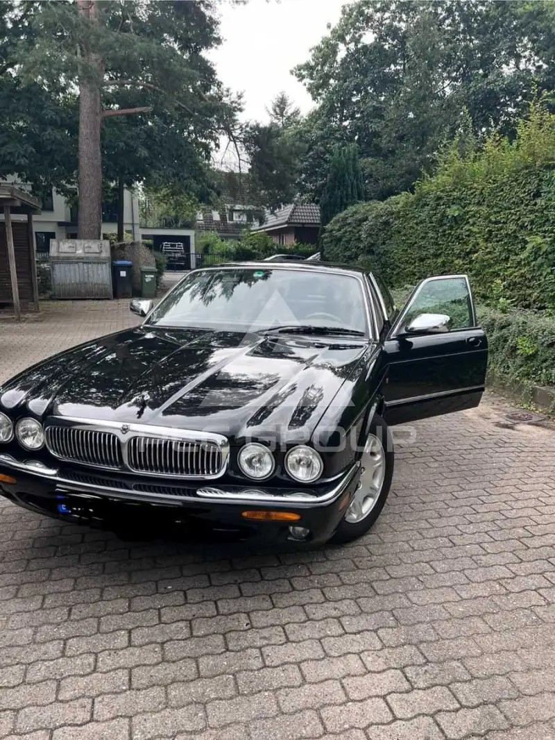 2000 Jaguar XJ