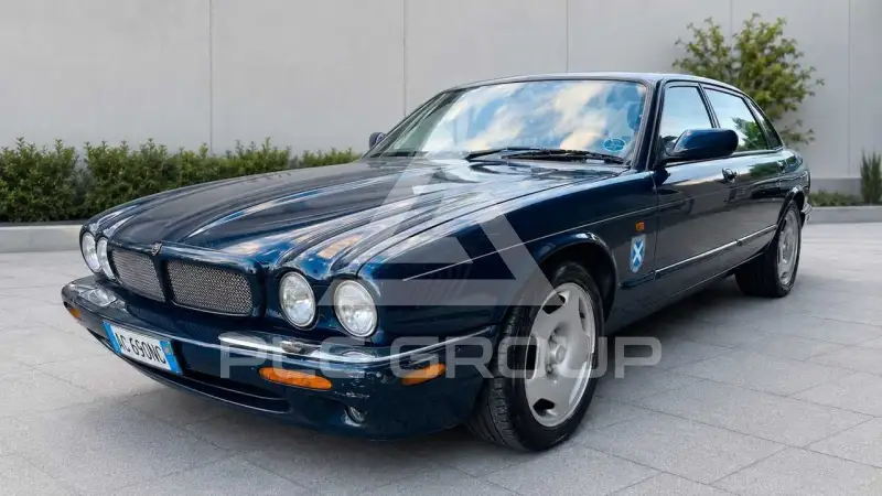 2000 Jaguar XJ