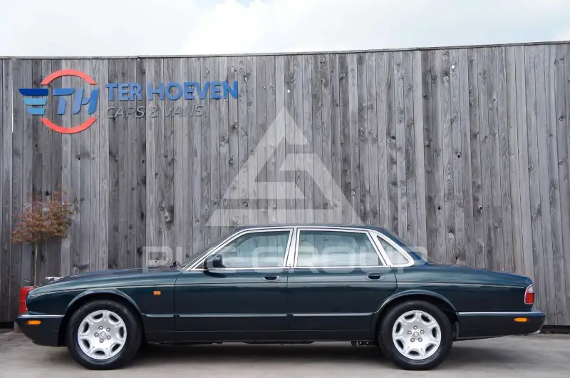 2000 Jaguar XJ