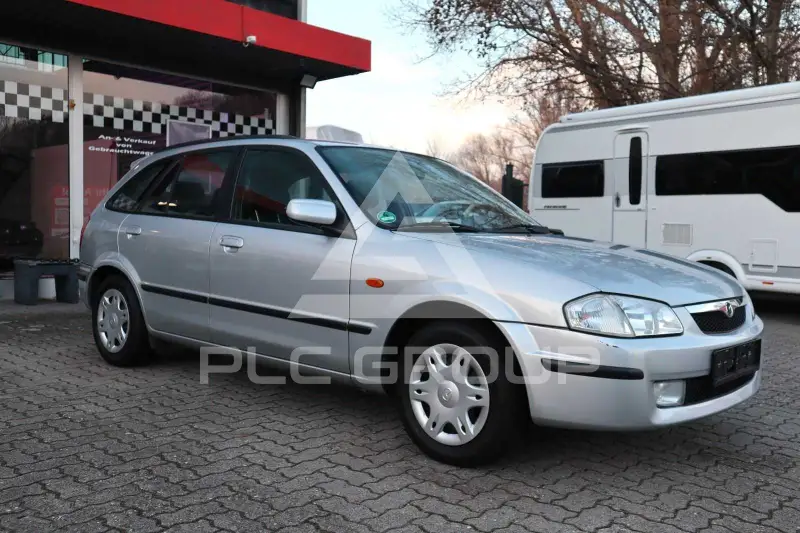 2000 Mazda 323