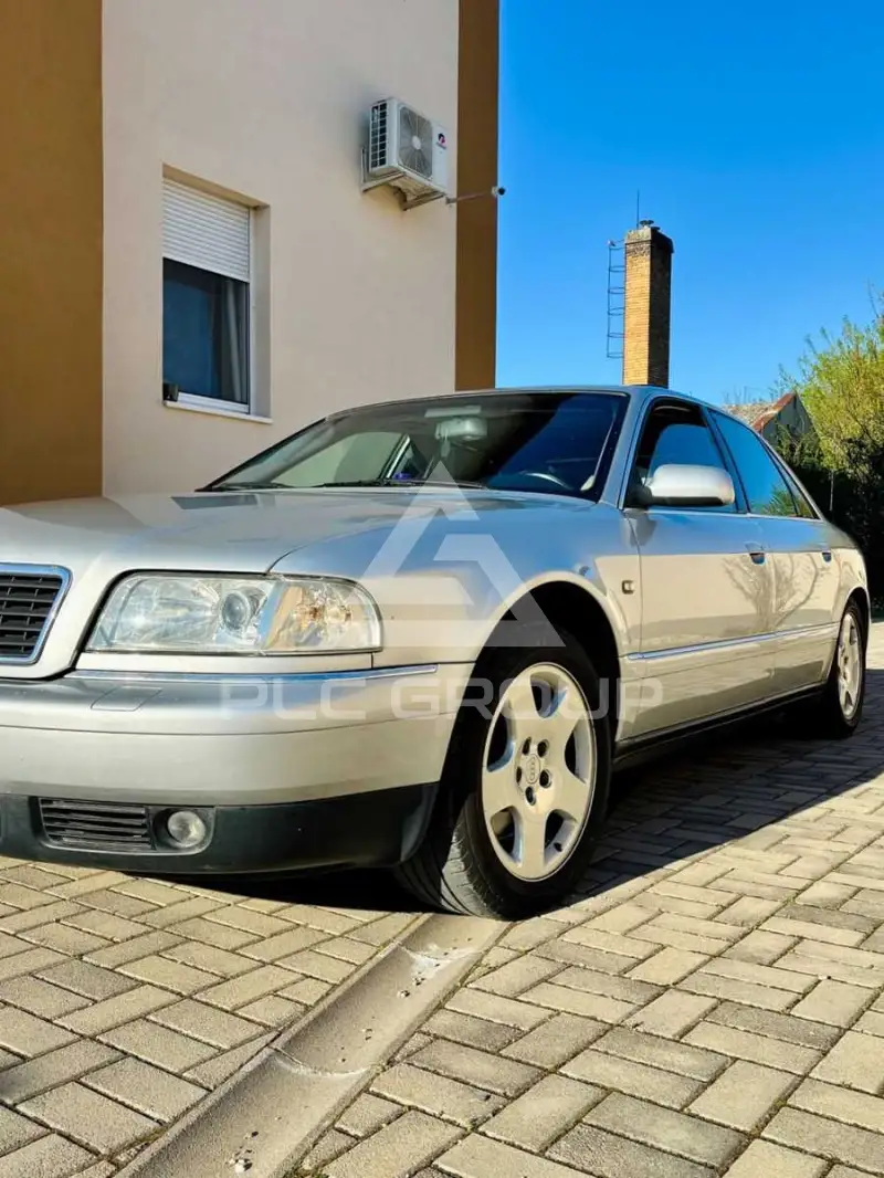 2000 Audi A8