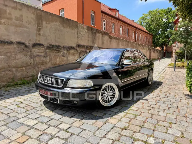 2000 Audi S8