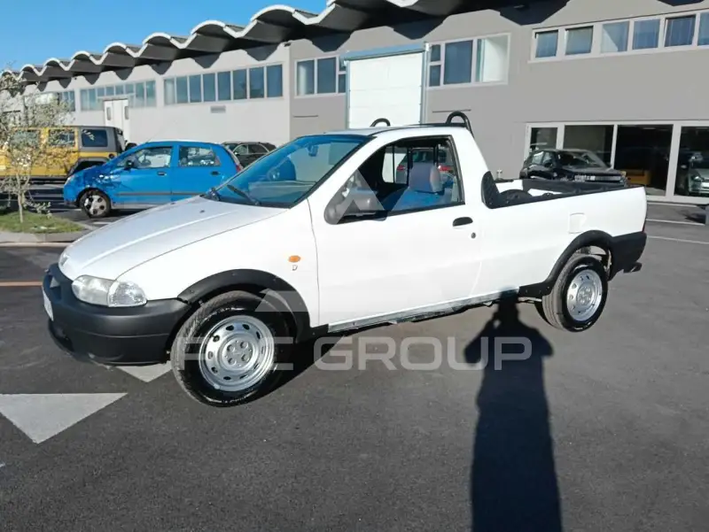 2000 Fiat Strada