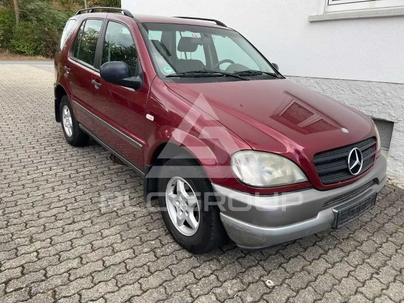 2000 Mercedes Benz ML 320