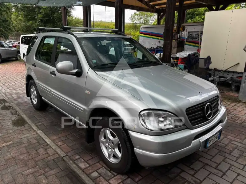 2000 Mercedes Benz ML 320