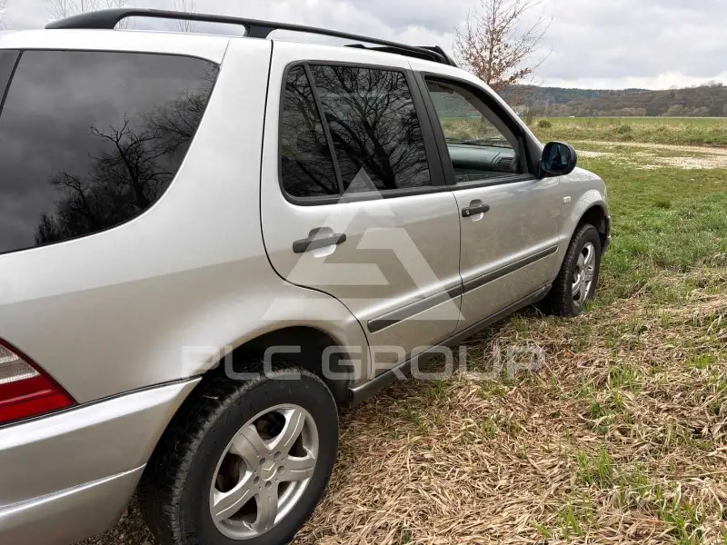 2000 Mercedes Benz ML 320
