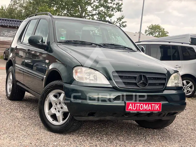 2000 Mercedes Benz ML 320
