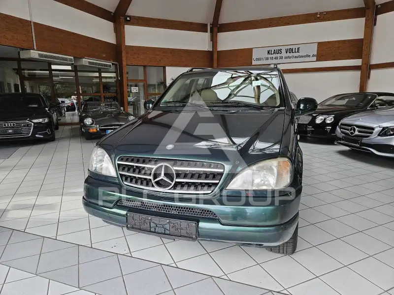 2000 Mercedes Benz ML 320