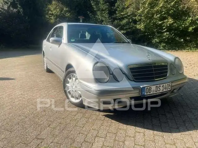 2000 Mercedes Benz E 320