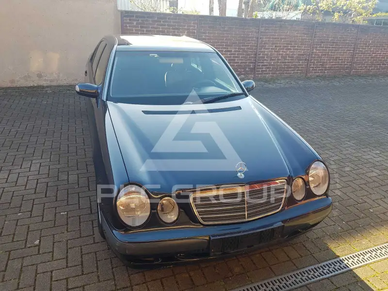 2000 Mercedes Benz E 200