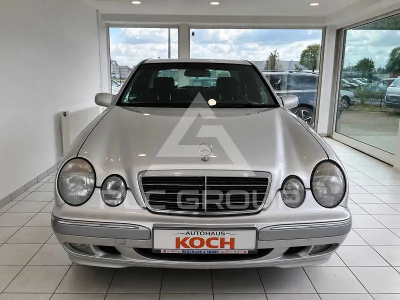 2000 Mercedes Benz E 200