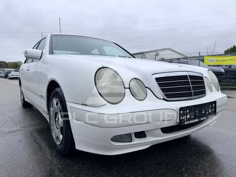 2000 Mercedes Benz E 220