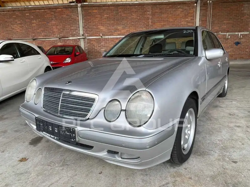 2000 Mercedes Benz E 240