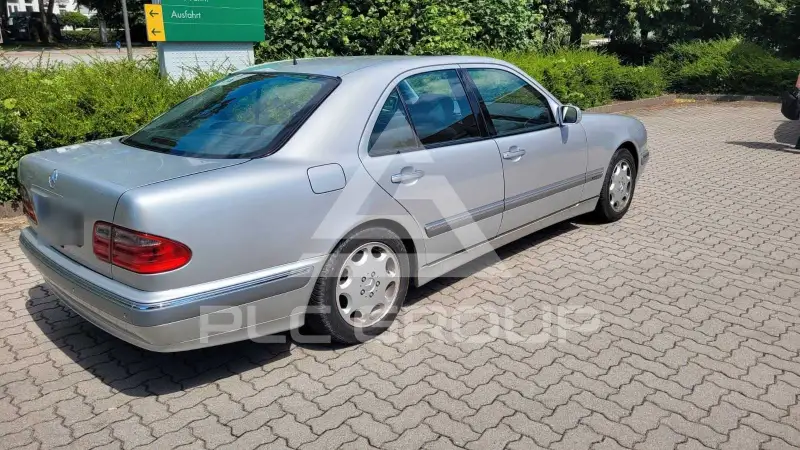 2000 Mercedes Benz E 240