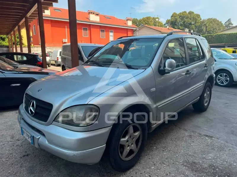 2000 Mercedes Benz ML 270