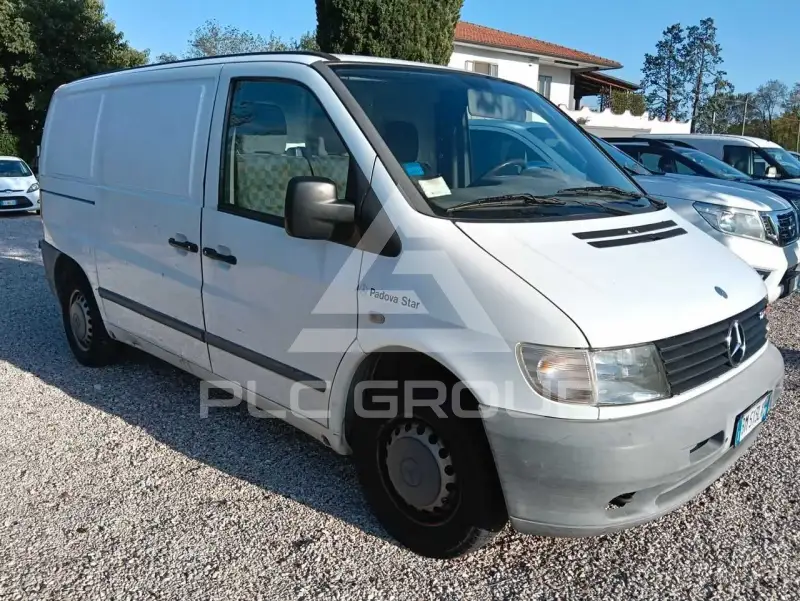 2000 Mercedes Benz V 220