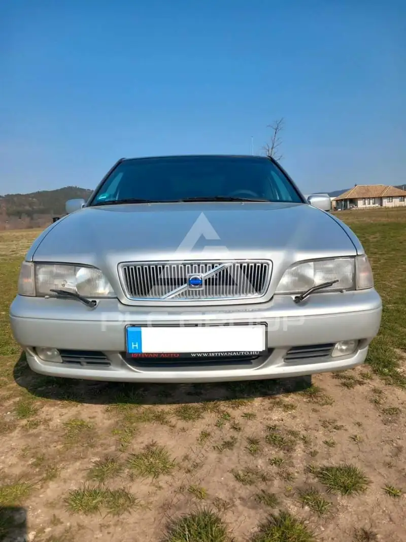 2000 Volvo S70