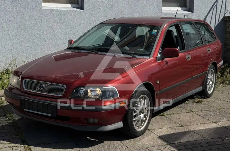 2000 Volvo V40