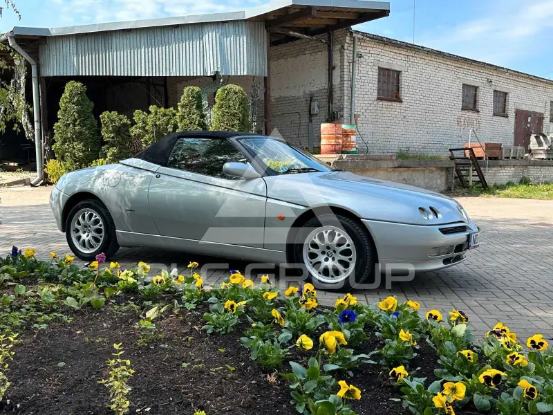 2000 Alfa Romeo Spider
