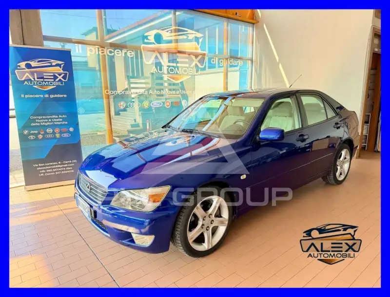 2000 Lexus IS200