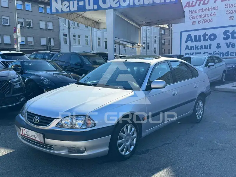 2000 Toyota Avensis