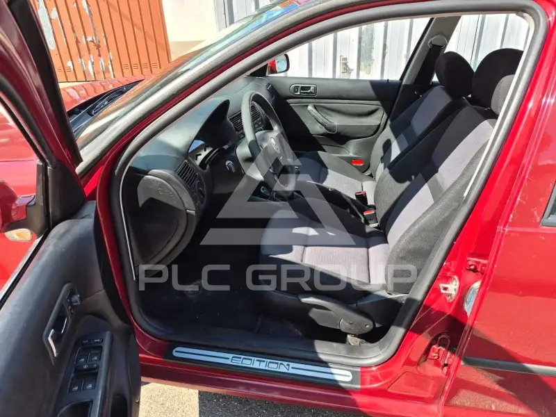 2000 Volkswagen GOLF