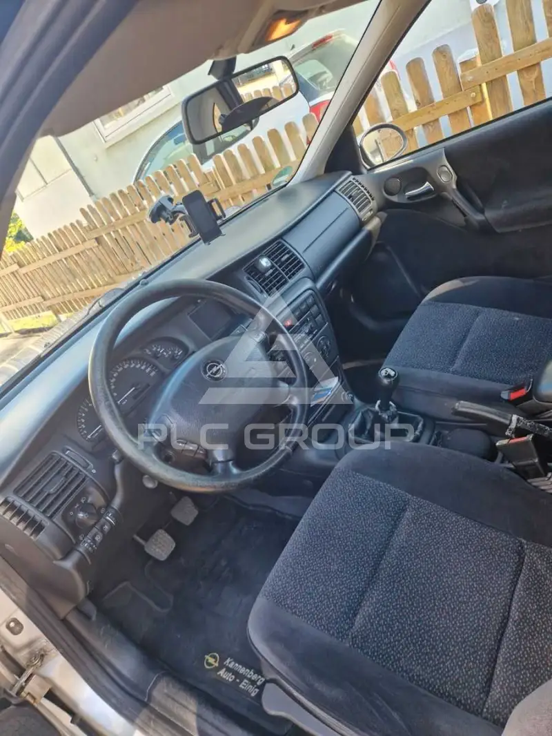 2000 Opel Vectra