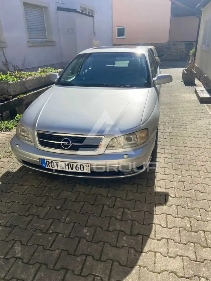 2000 Opel Omega