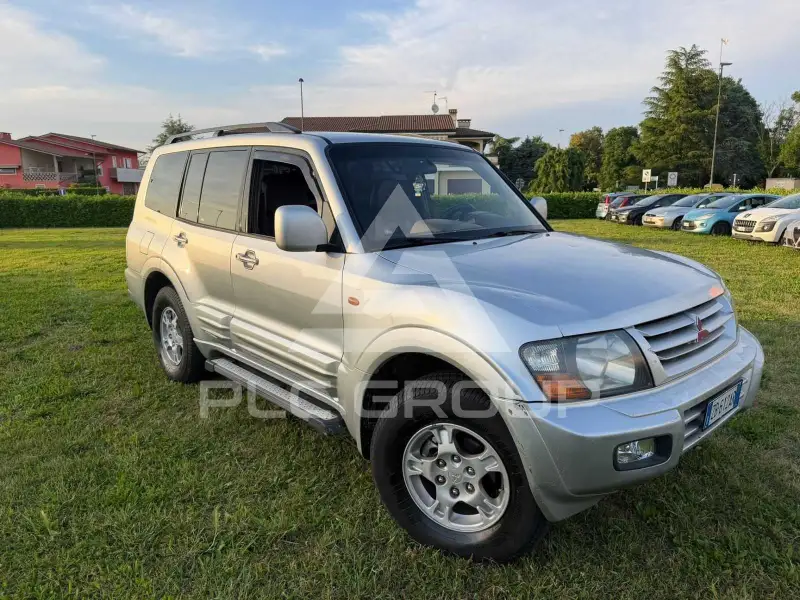 2001 Mitsubishi PAJARO