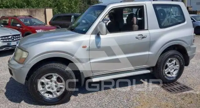 2001 Mitsubishi PAJARO