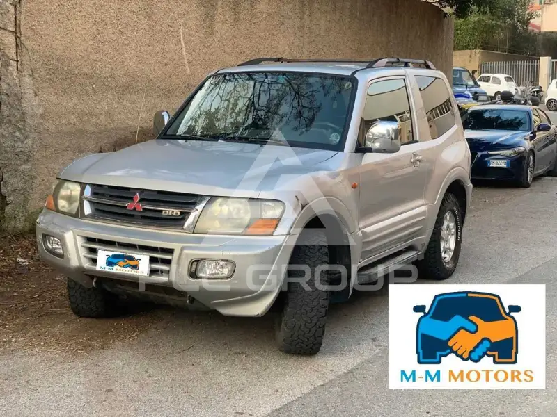 2001 Mitsubishi PAJARO