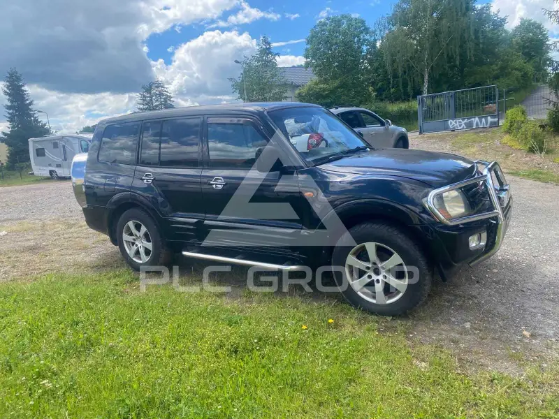 2001 Mitsubishi PAJARO