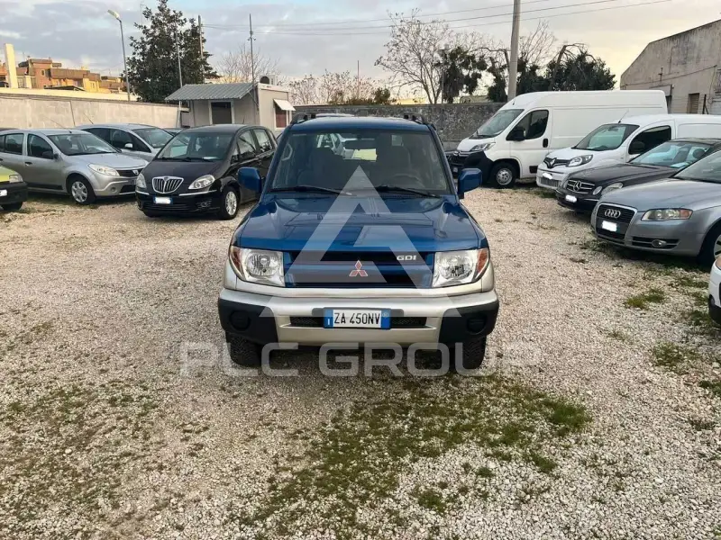 2001 Mitsubishi PAJARO