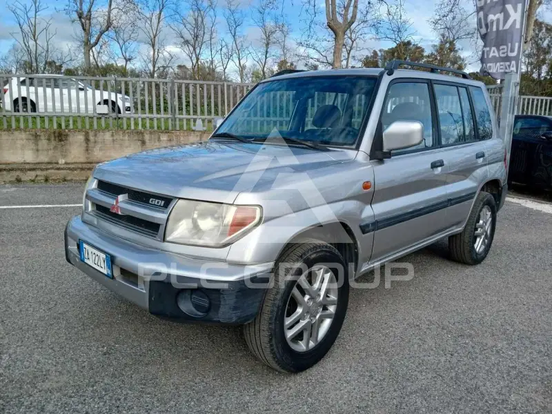 2001 Mitsubishi PAJARO