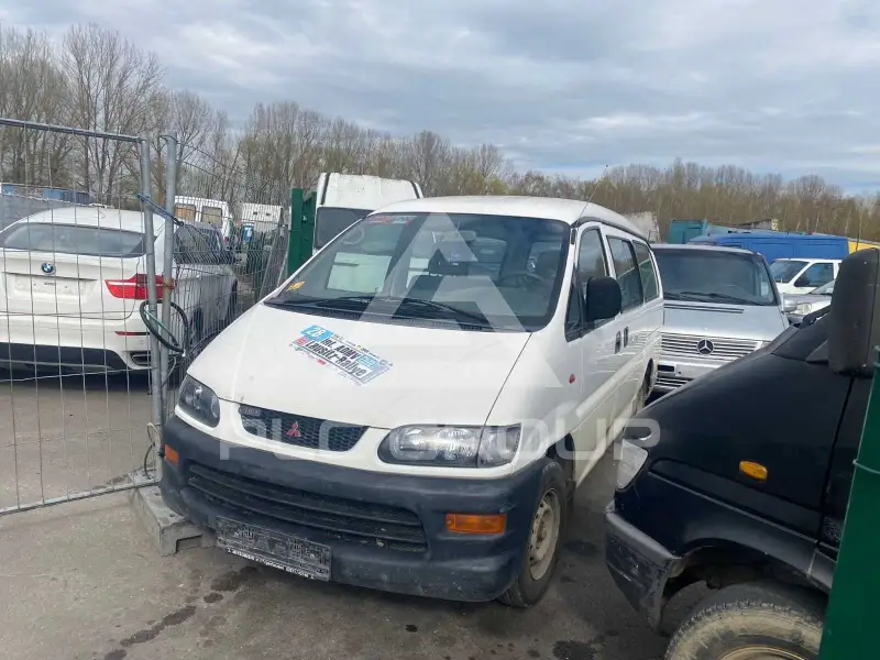 2001 Mitsubishi Delica