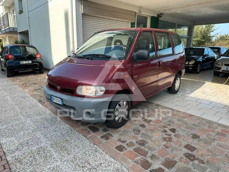 2001 Nissan Serena