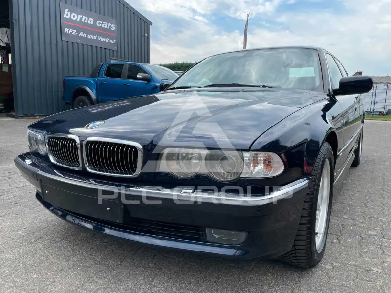 2001 BMW 740