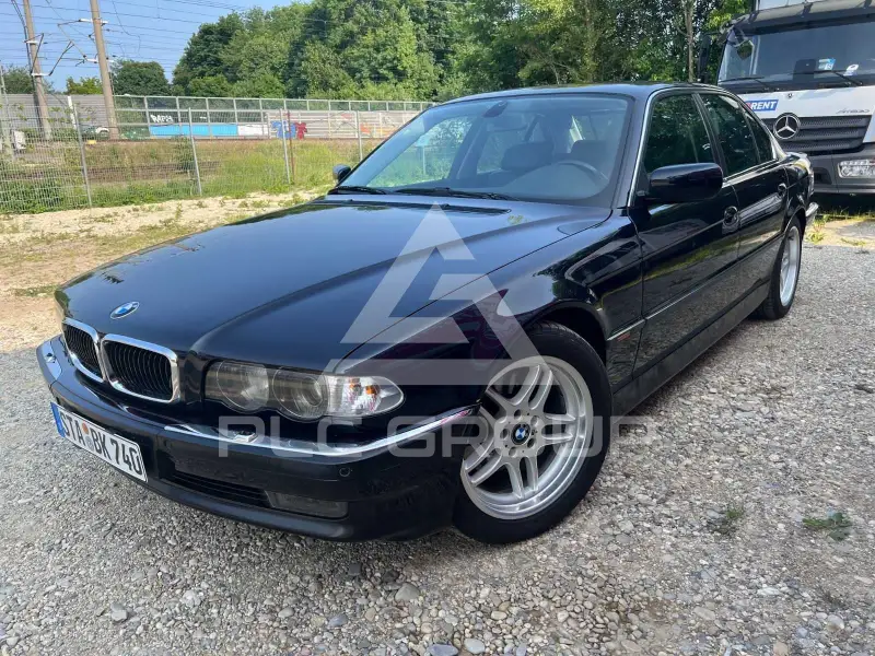 2001 BMW 740