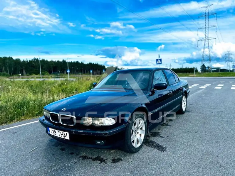 2001 BMW 740