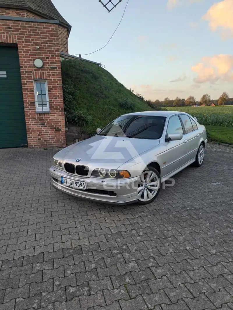 2001 BMW 530
