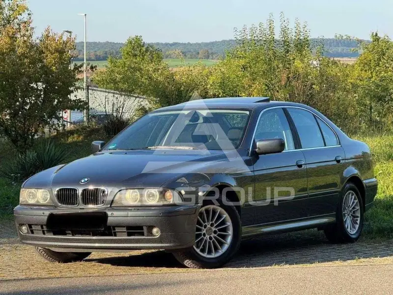 2001 BMW 520