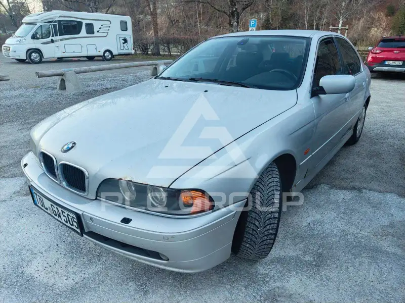 2001 BMW 520