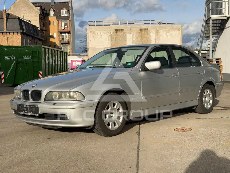2001 BMW 520