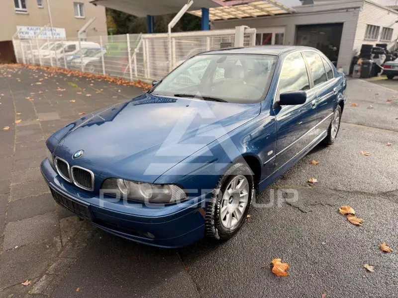 2001 BMW 520