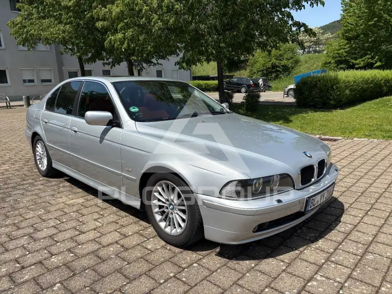 2001 BMW 520