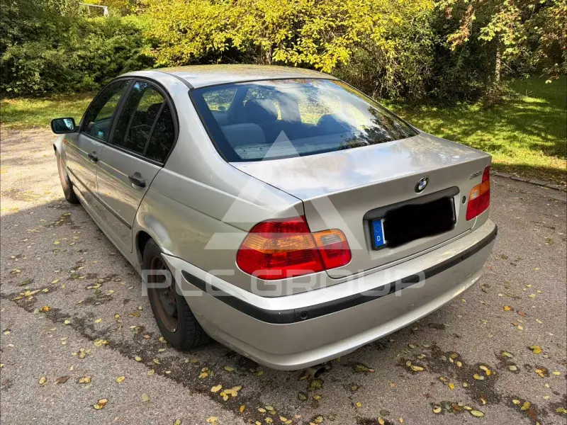 2001 BMW 318