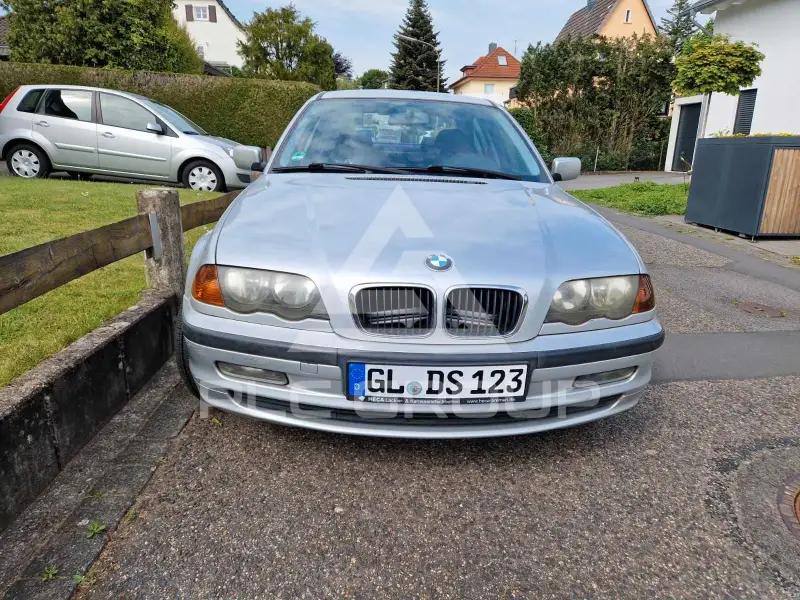2001 BMW 318