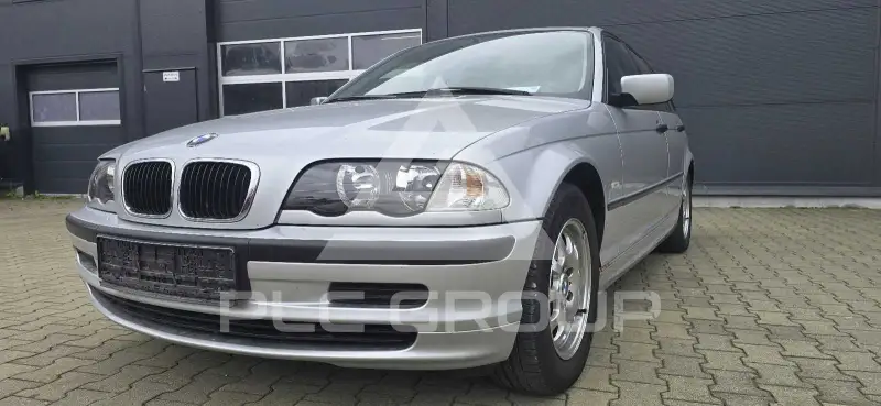 2001 BMW 318