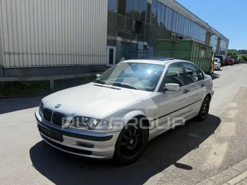 2001 BMW 318